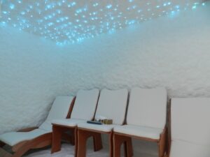 Che cos’è l’haloterapia e come funziona: terapia naturale del sale per respirazione e benessere